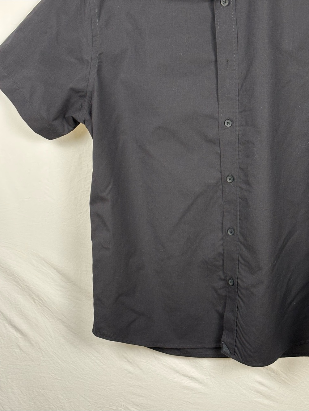UNTUCKit Men's Large Black Short-Sleeve Button-Down Shirt - Picture 5 of 11